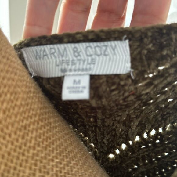 Olive green chenille V-neck sweater - size medium - Picture 6 of 7